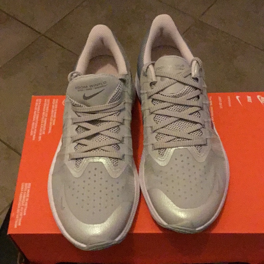 Brand New Wmns Nike Zoom Winflo 8 PRM